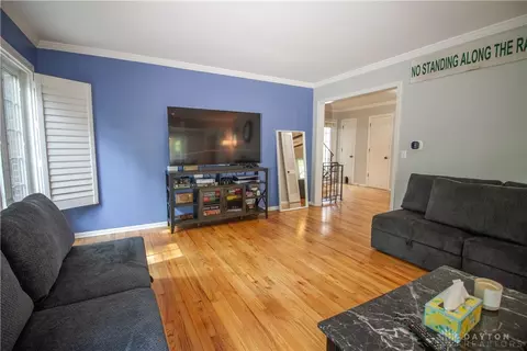Living - 101 Blue Gate Cir #1, Dayton, OH 45429 photo 2 of 4