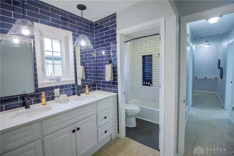 Bath - 101 Blue Gate Cir #1, Dayton, OH 45429 photo 3 of 5