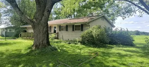 29 Elm St, Jamestown, OH 45335