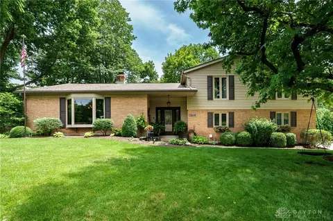 5516 Anne Ln, Washington Township, OH 45459