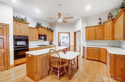 Kitchen - 507 Shawhan Rd, Morrow, OH 45152 photo 3 of 12