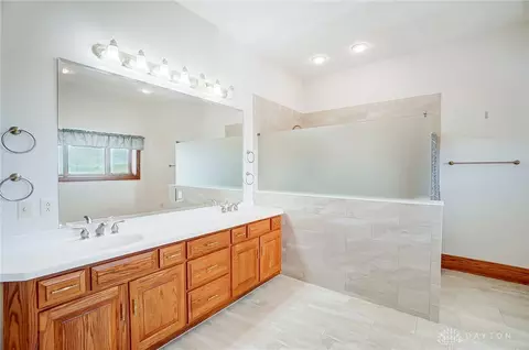 Bath - 507 Shawhan Rd, Morrow, OH 45152 photo 2 of 5