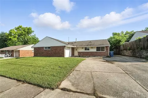 5957 Chatsworth Dr, Dayton, OH 45424