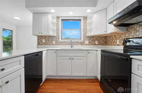 Kitchen - 2765 Silver Maple Ct, Troy, OH 45373 photo 5 of 6