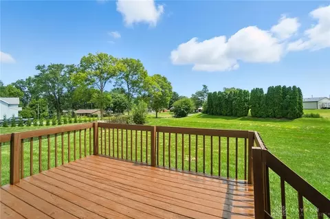 Exterior - 2765 Silver Maple Ct, Troy, OH 45373 photo 11 of 12