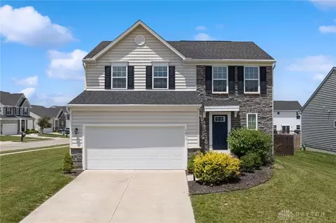 1071 Scullers Ln, Fairborn, OH 45324