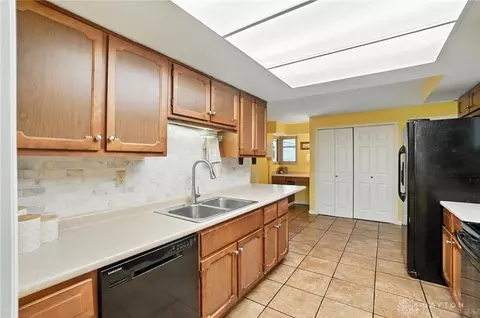 7339 Mohawk Trail Rd, Dayton, OH 45459 photo 5