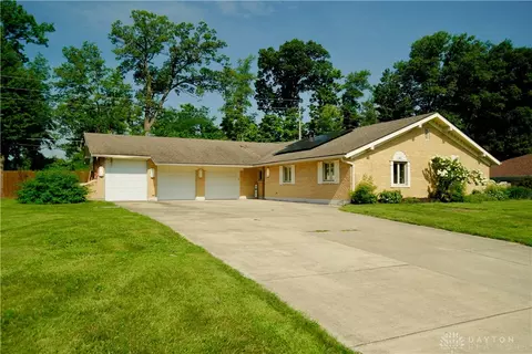 7339 Mohawk Trail Rd, Dayton, OH 45459