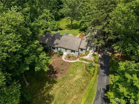 185 Manor Ln, Dayton, OH 45429 photo 4