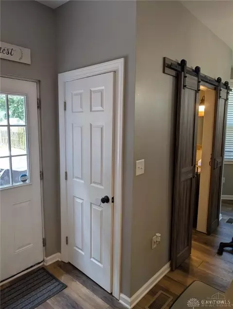 Entry Way - 309 Mcclelland Ave, Cincinnati, OH 45217 photo 1 of 1