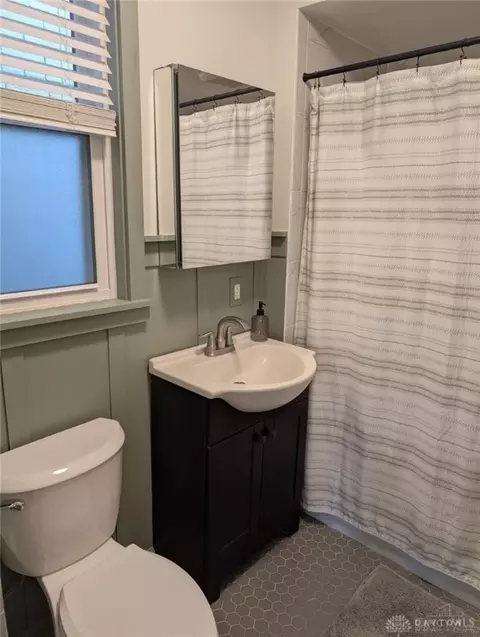 Bath - 309 Mcclelland Ave, Cincinnati, OH 45217 photo 2 of 2