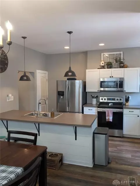 Kitchen - 309 Mcclelland Ave, Cincinnati, OH 45217 photo 4 of 5