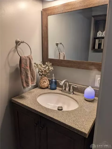 Bath - 309 Mcclelland Ave, Cincinnati, OH 45217 photo 1 of 2