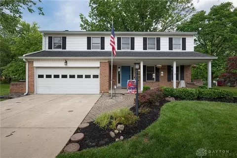 7715 Lakota Hills Dr, West Chester, OH 45069