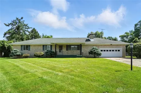 185 Countryside Dr, Enon, OH 45323