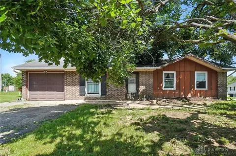 1000 Scarff Rd, New Carlisle, OH 45344