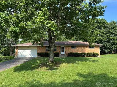 2139 Marcia Dr, Bellbrook, OH 45305
