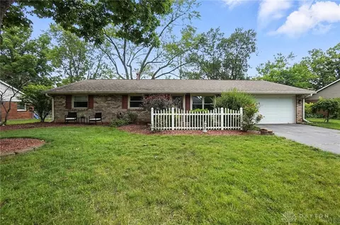 60 S Johanna Dr, Centerville, OH 45458