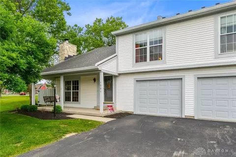 1001 Foxshire Pl, Dayton, OH 45458