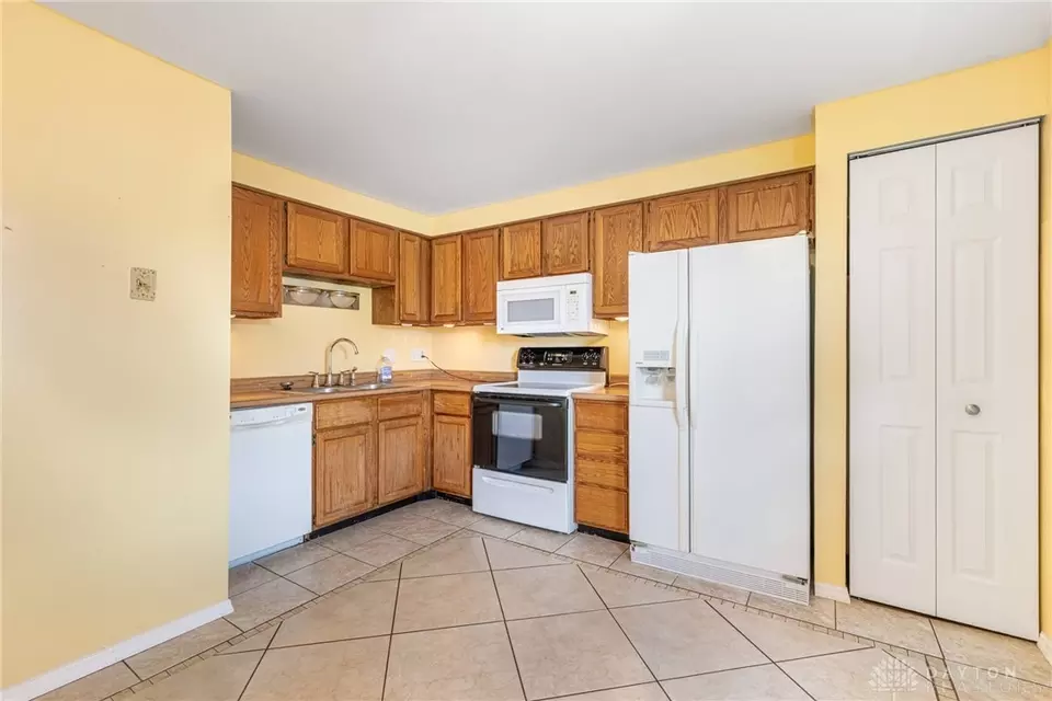 Kitchen - 95 Marco Ln, Washington Township, OH 45458 photo 1 of 5