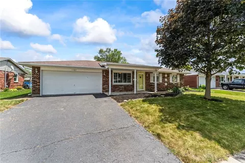 1387 Skylark Dr, Troy, OH 45373
