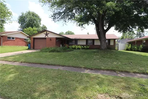 4944 Chesham Dr, Huber Heights, OH 45424