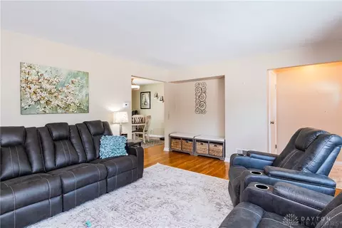 Living - 1065 Wenston Ct, Kettering, OH 45429 photo 2 of 3