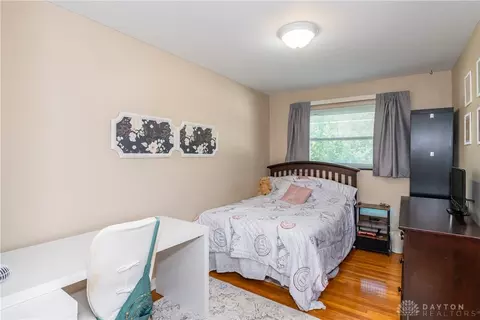Bedroom - 1065 Wenston Ct, Kettering, OH 45429 photo 3 of 6
