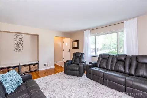 Living - 1065 Wenston Ct, Kettering, OH 45429 photo 3 of 3