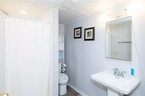 Bath - 1065 Wenston Ct, Kettering, OH 45429 photo 4 of 4