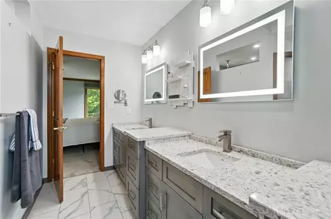 Bath - 6768 Montpellier Blvd, Centerville, OH 45459 photo 5 of 14