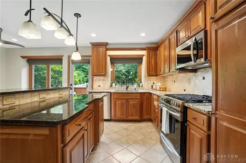 Kitchen - 6768 Montpellier Blvd, Centerville, OH 45459 photo 5 of 8