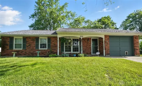 310 Larchway Ln, Springboro, OH 45066