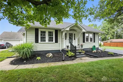43 Hickory Dr, Springfield, OH 45503