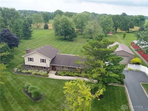 11644 Mile Rd, New Lebanon, OH 45345