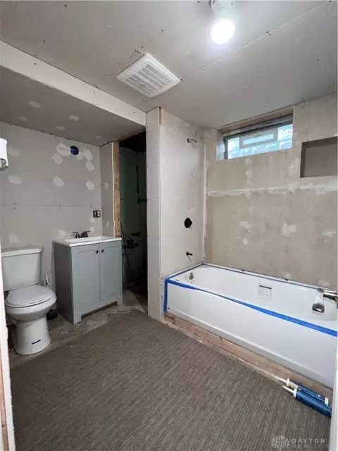 Bath - 4050 Tacoma St, Springfield, OH 45503 photo 3 of 3