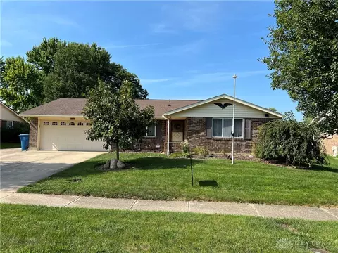 5251 Angelita Ave, Huber Heights, OH 45424