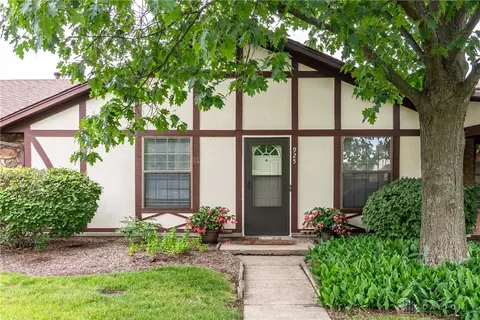 925 Pine Needles Dr, Washington Township, OH 45458