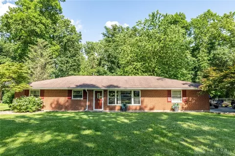 120 Woodland Dr, Eaton, OH 45320