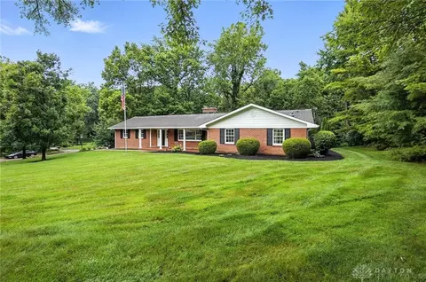 5558 Folkestone Dr, Washington Township, OH 45459