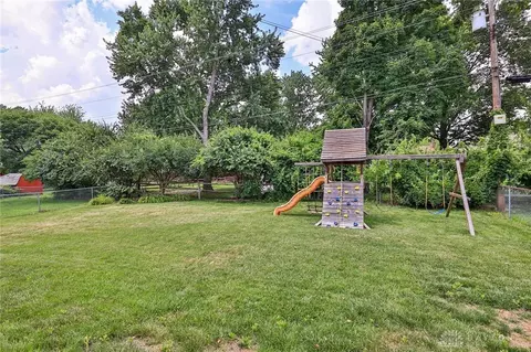 Exterior - 8536 Summitridge Dr, Cincinnati, OH 45255 photo 5 of 8