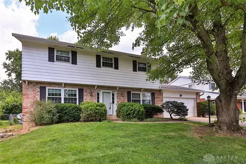 Exterior - 8536 Summitridge Dr, Cincinnati, OH 45255 photo 2 of 8