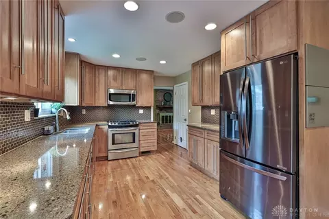 Kitchen - 8536 Summitridge Dr, Cincinnati, OH 45255 photo 2 of 4