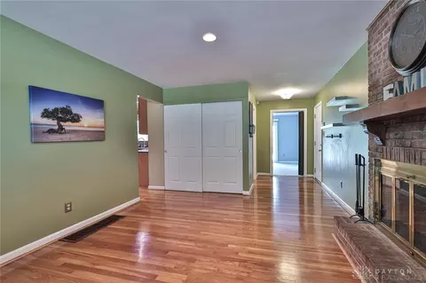 Living - 8536 Summitridge Dr, Cincinnati, OH 45255 photo 6 of 6