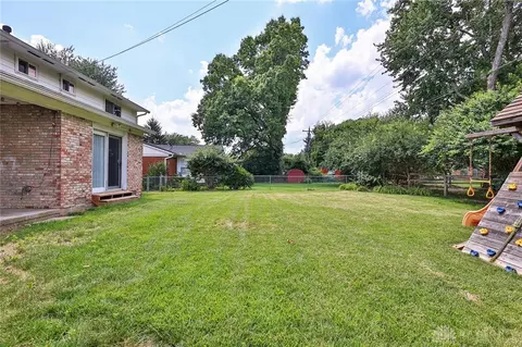 Exterior - 8536 Summitridge Dr, Cincinnati, OH 45255 photo 6 of 8