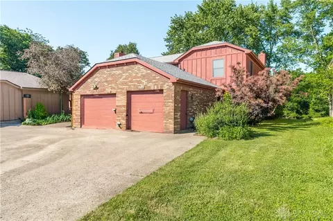 1134 Katie Cir, Dayton, OH 45434