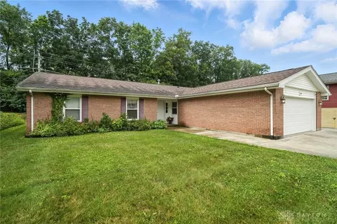 4984 Sweetleaf Dr, Dayton, OH 45424