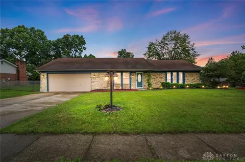 5 Bayberry Dr, Springboro, OH 45066