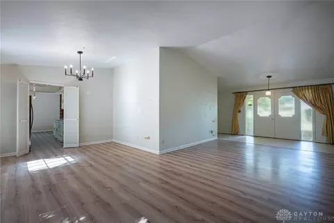 7635 Bigger Rd, Centerville, OH 45459 photo 4