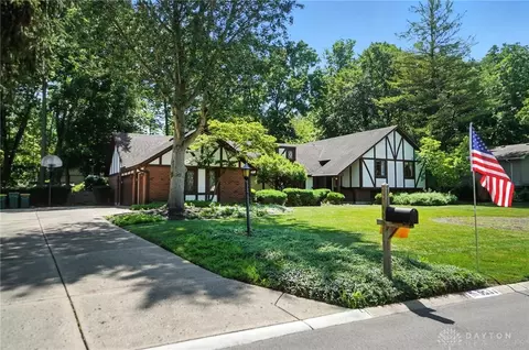9534 Pheasant Wood Trl, Dayton, OH 45458